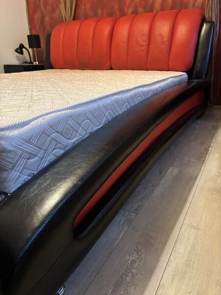 Pat piele ecologica rosu si negru